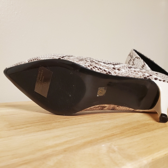 Unilady Snake Print Pumps - Picture 7 of 8